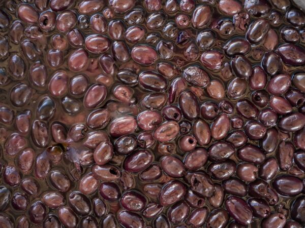 Olive nere denocciolate in salamoia